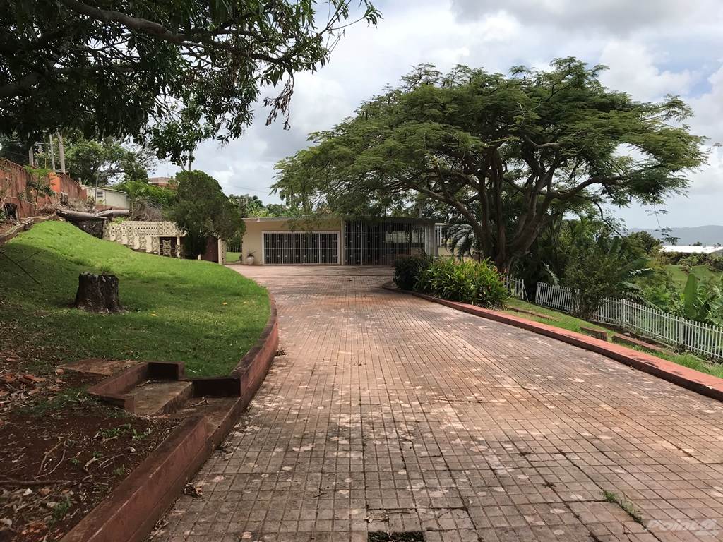 Grand Living Hall & Covered Veranda